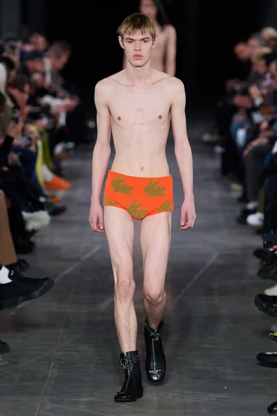 Look 11